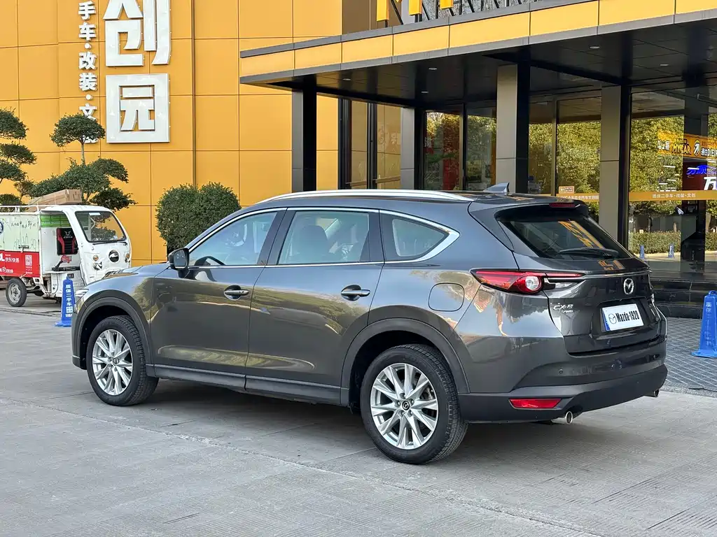 MAZDA CX 8