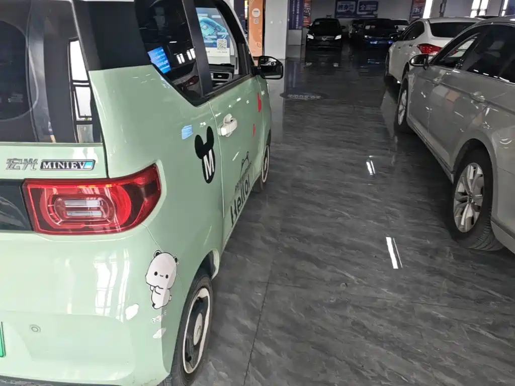 Wuling MINIEV — миниатюра 8