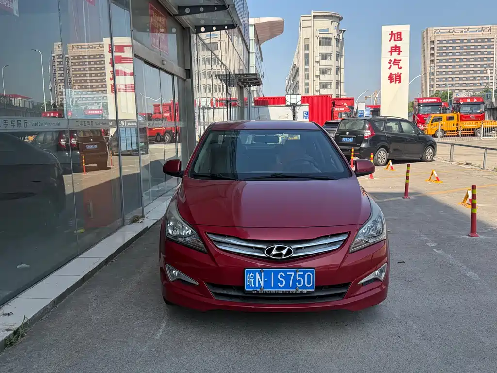 Hyundai Verna 2015