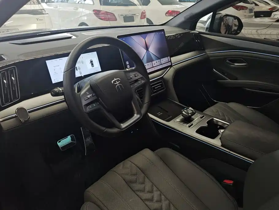BYD L DM-i — миниатюра 12