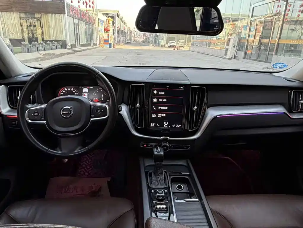 Volvo XC60 2019 T5 V
