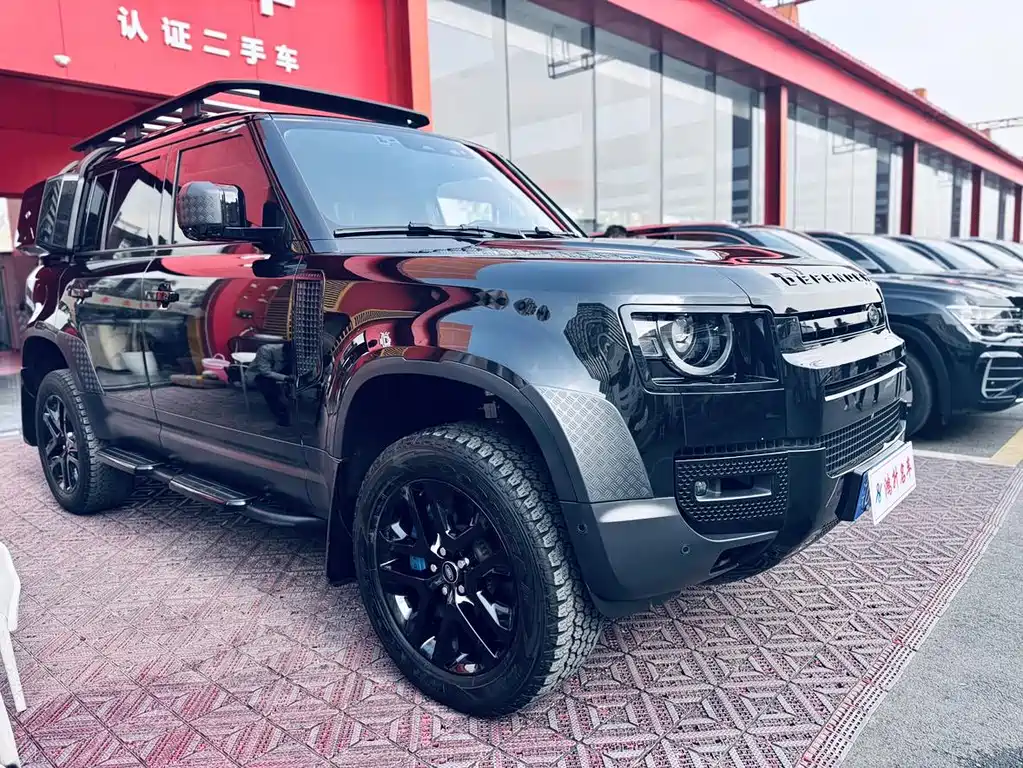 LAND ROVER DEFENDER
