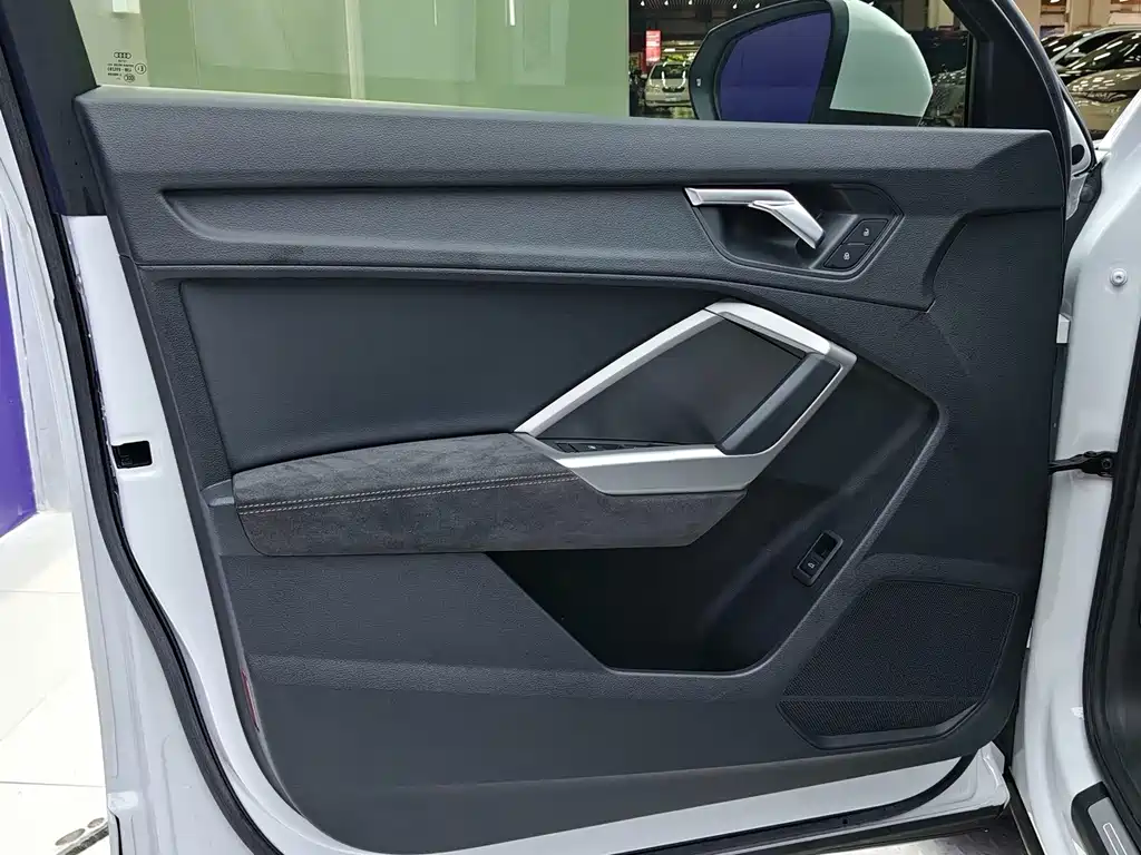 Audi Q3 — миниатюра 10