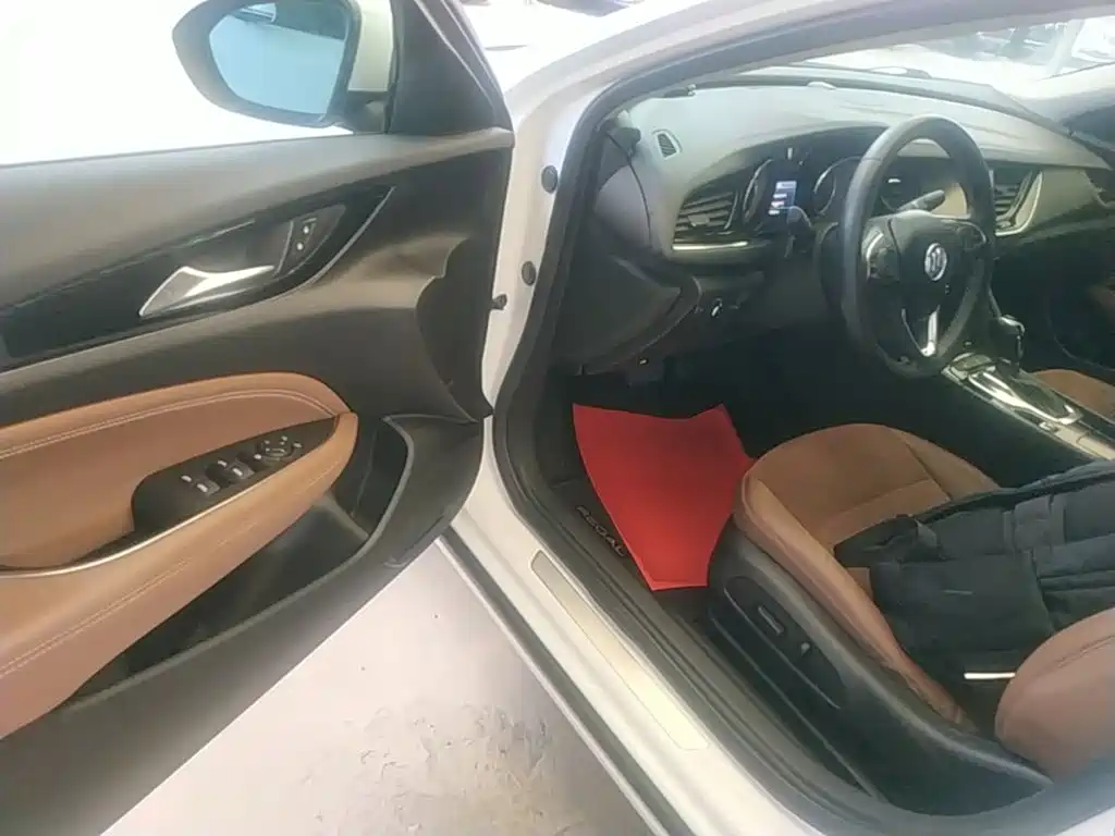 Buick Regal — миниатюра 16
