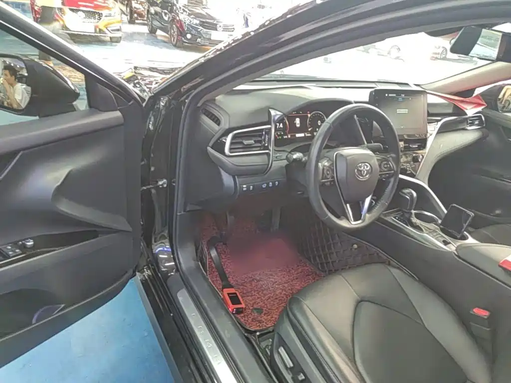 Toyota Camry — миниатюра 16