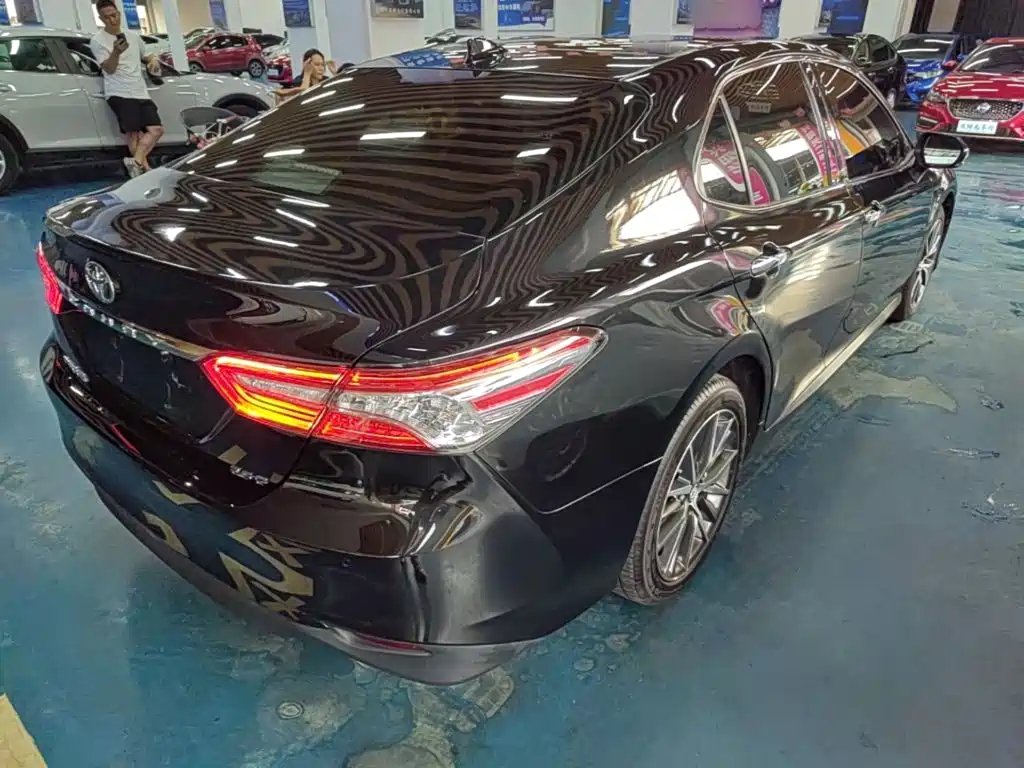 Toyota Camry — миниатюра 7