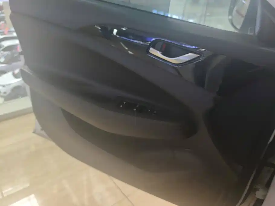 Changan Eado DT — миниатюра 7