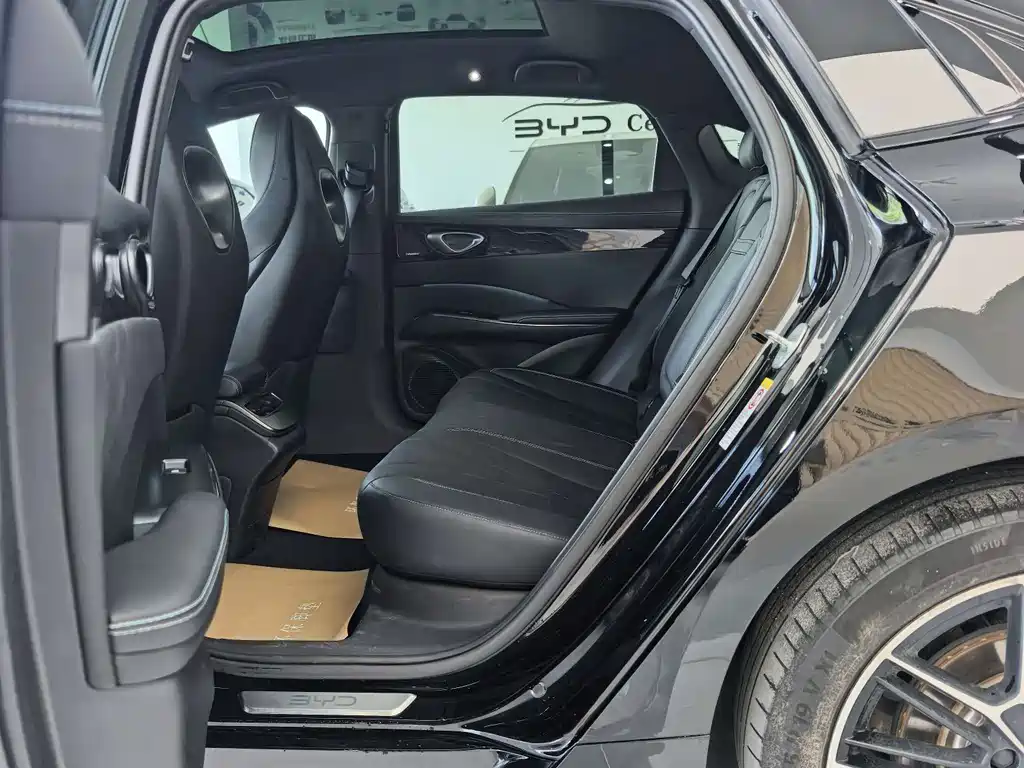 BYD Seal 2025 650