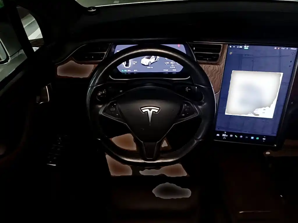 Tesla Model X — миниатюра 11