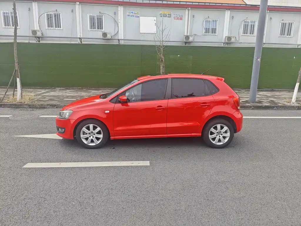 Volkswagen Polo 2011 1.6L AT
