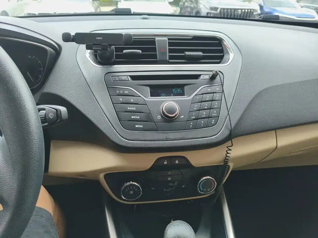 Ford Escort — миниатюра 10