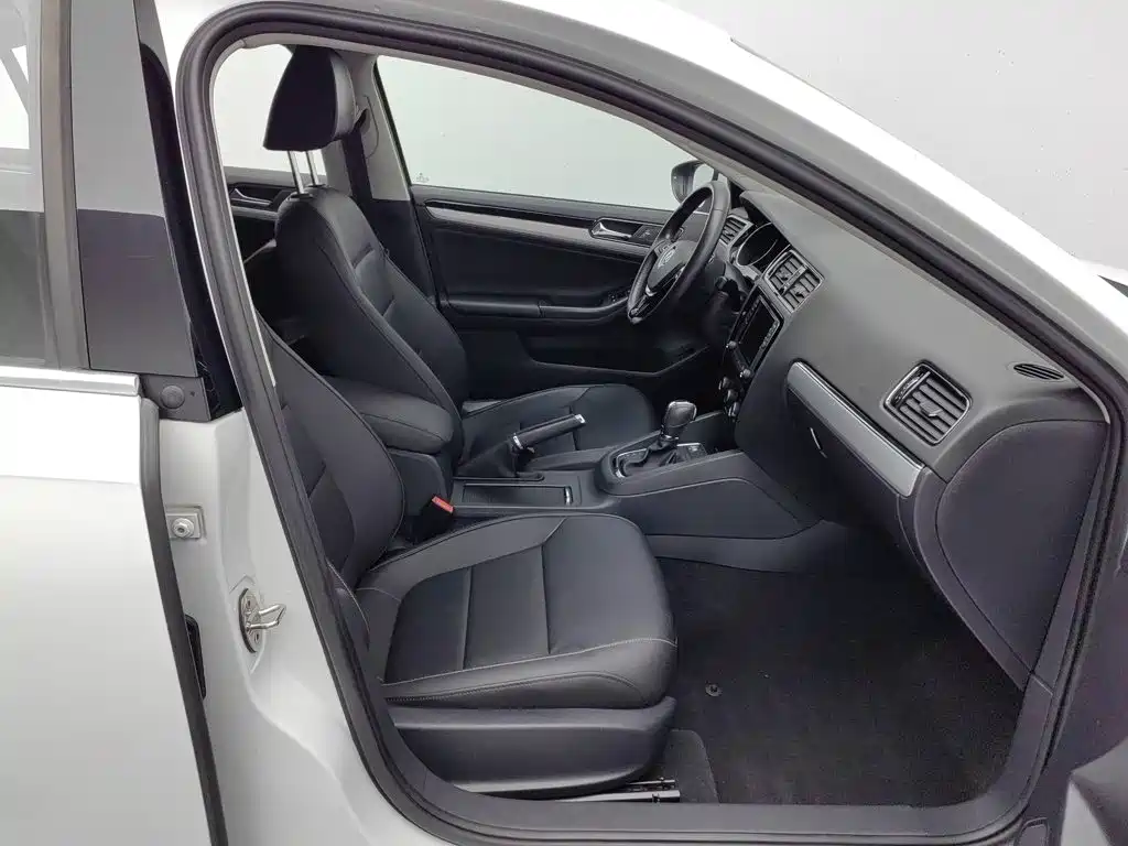 Volkswagen Sagitar — миниатюра 23