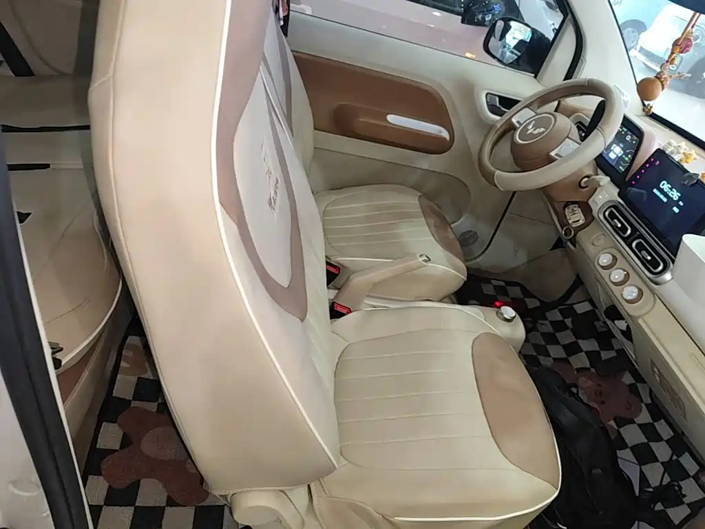 Wuling MINIEV — миниатюра 25