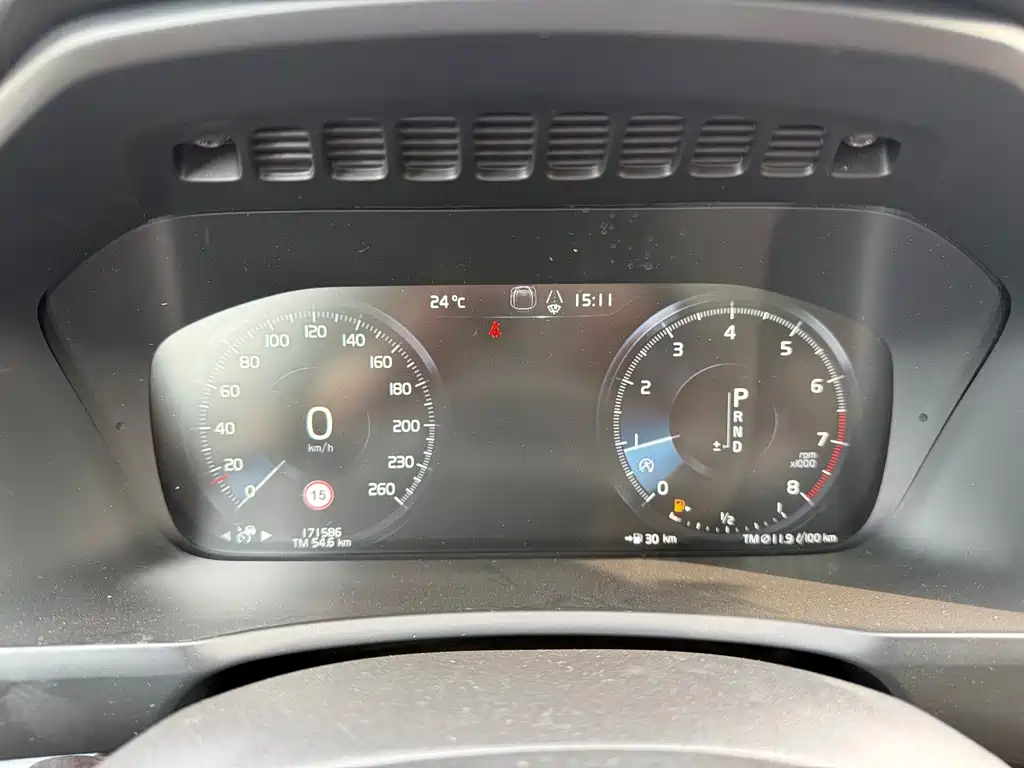 Volvo XC90 2015 T6 7 мест