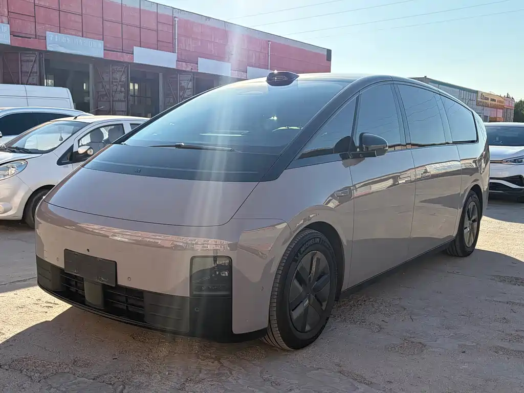Li Auto Li MEGA
