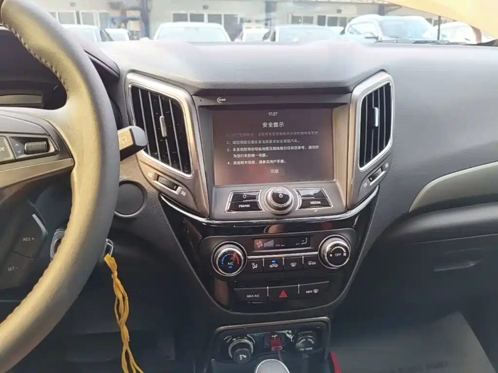 Changan CS15 — миниатюра 13