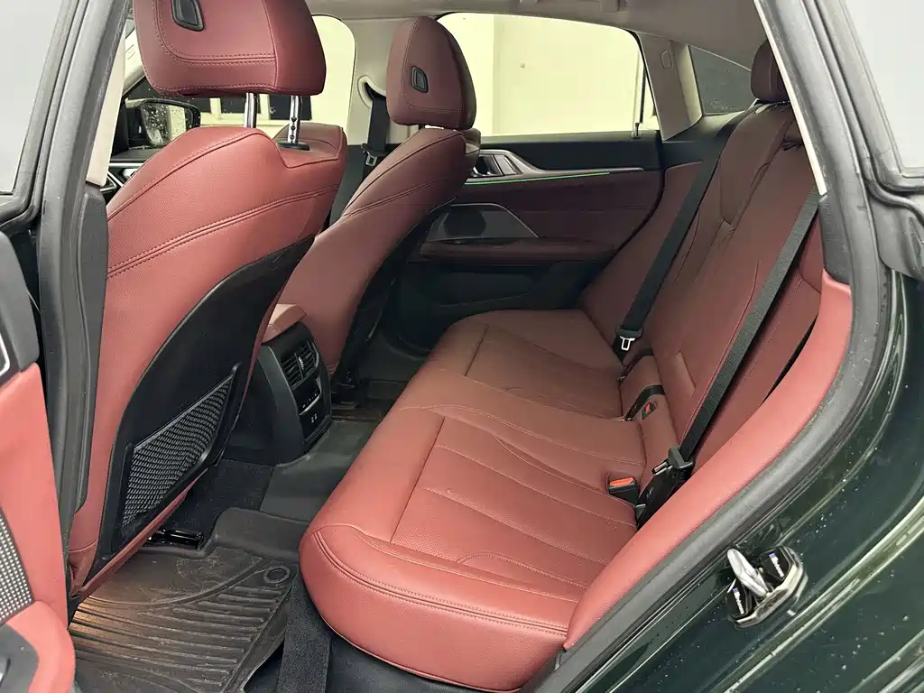 BMW i4 — миниатюра 9