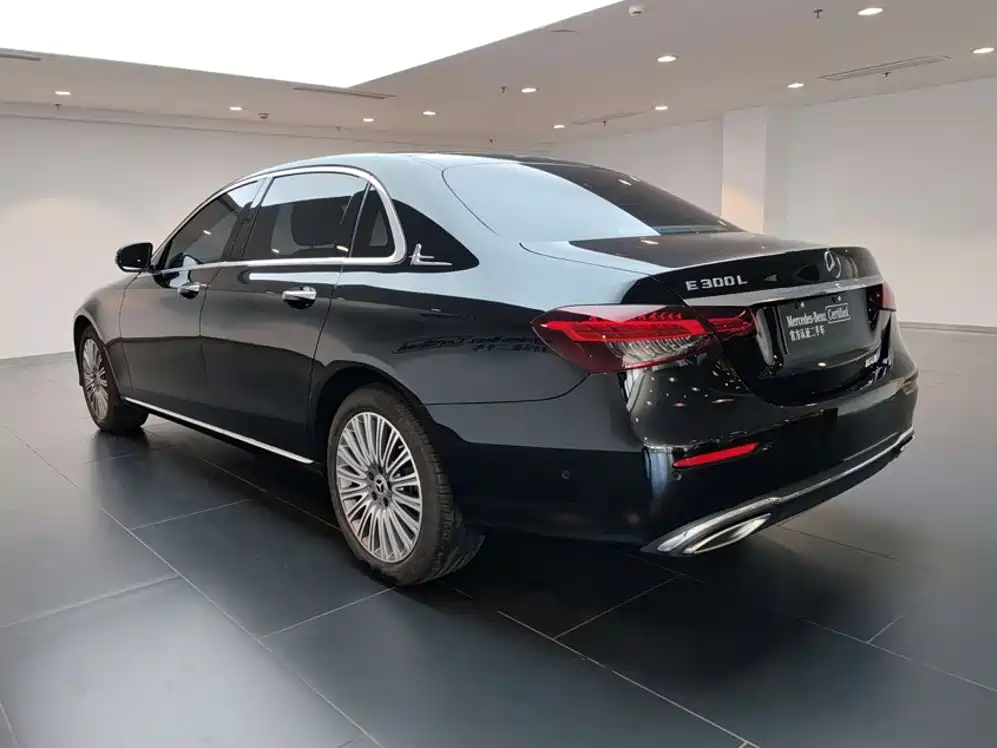 Mercedes-Benz E-Class — миниатюра 3