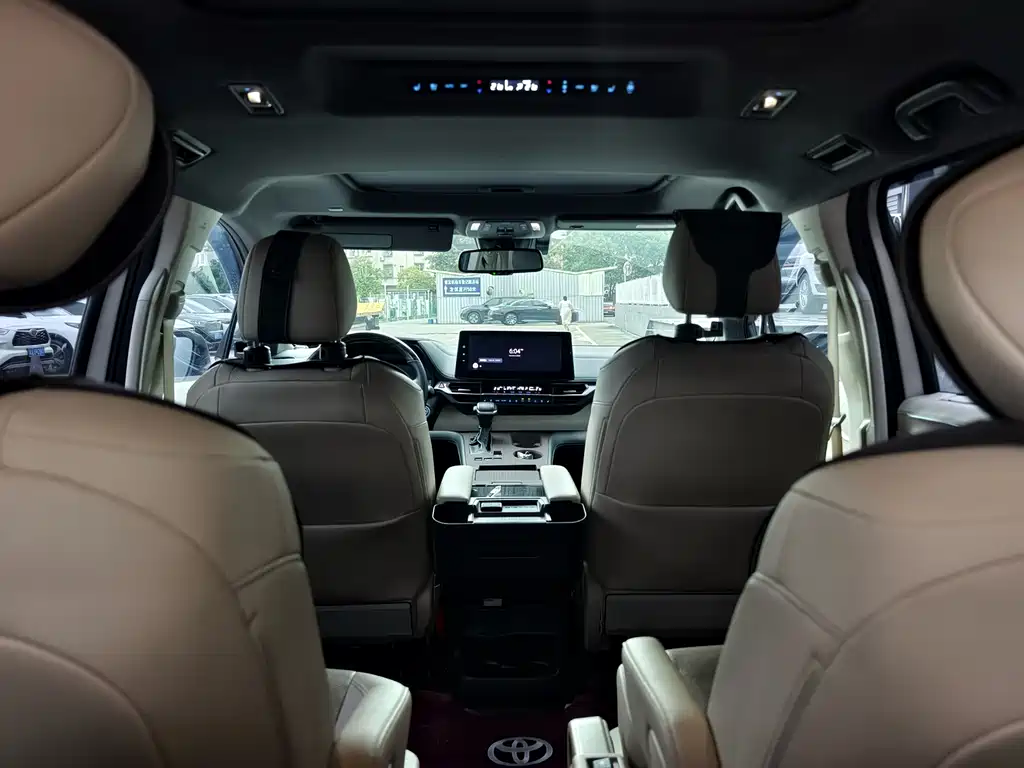 Toyota Sienna — миниатюра 20