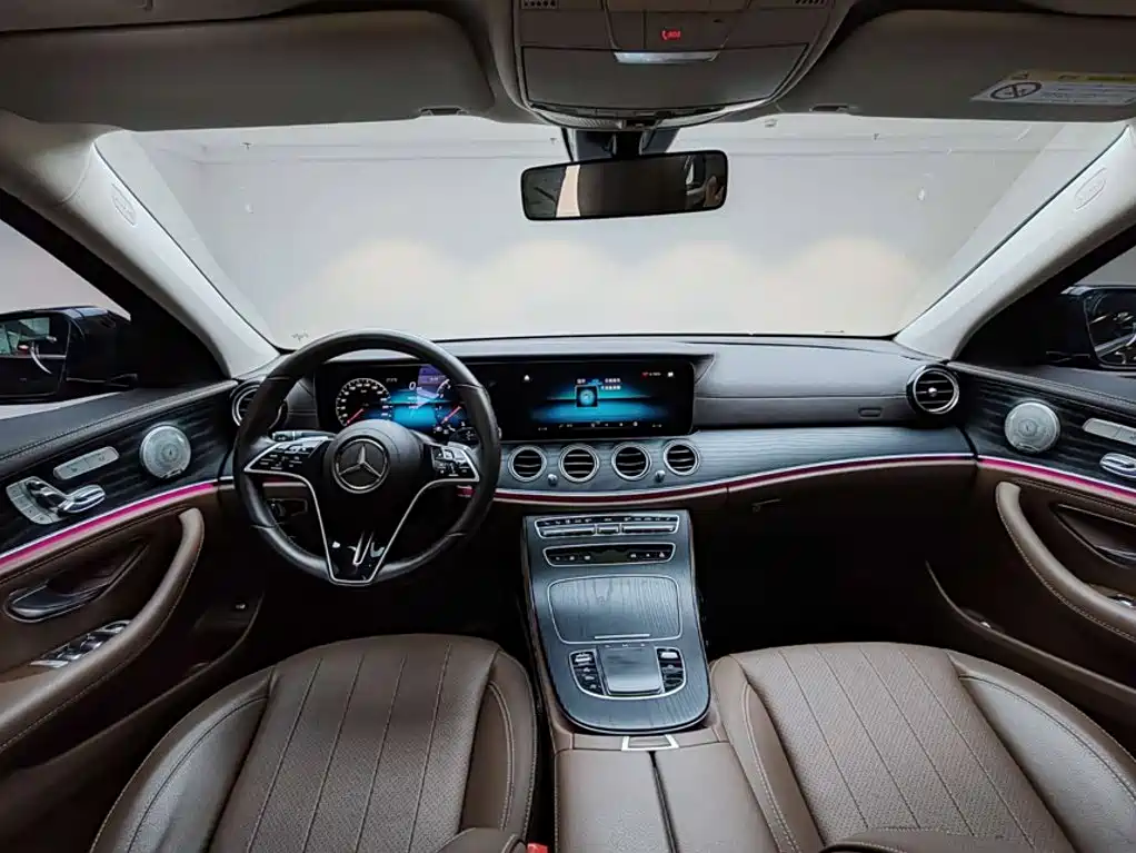 Mercedes-Benz E-Class — миниатюра 10