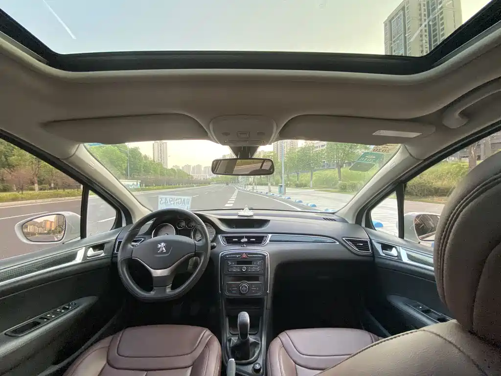 Peugeot 308 — миниатюра 14