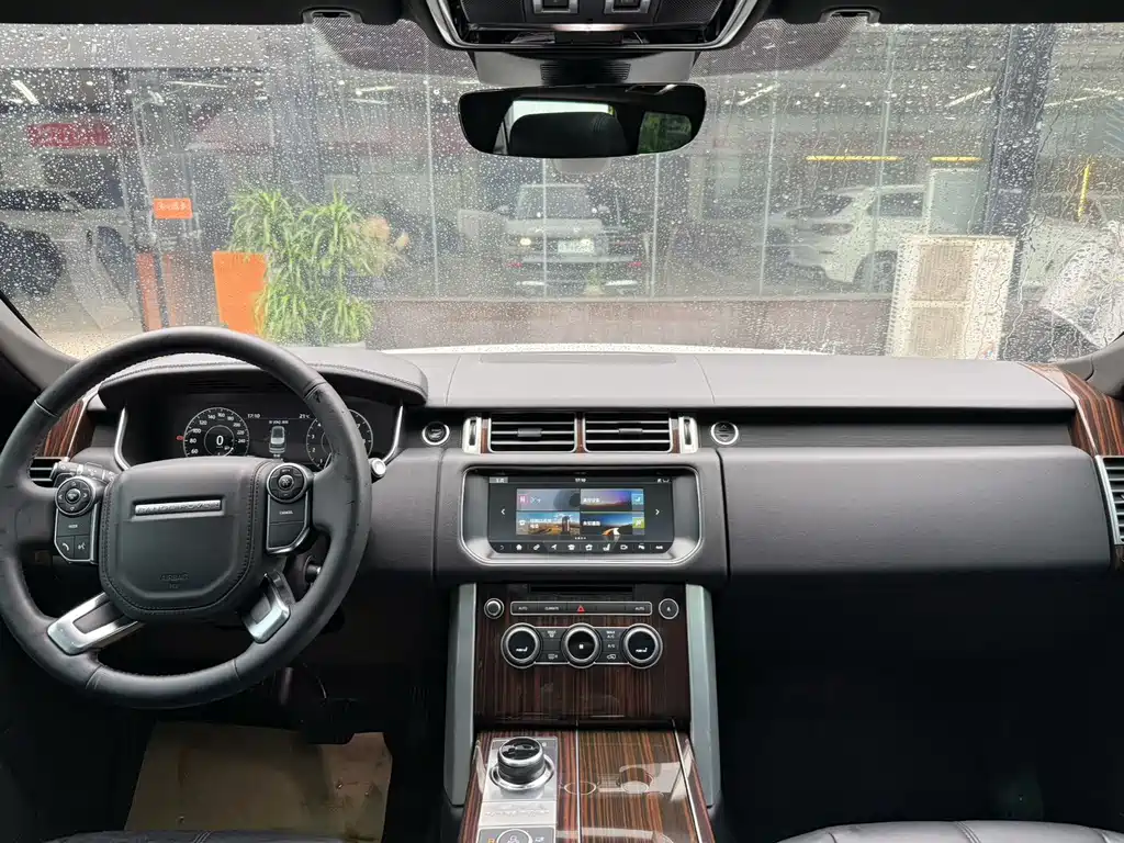Land Rover Range Rover — миниатюра 9