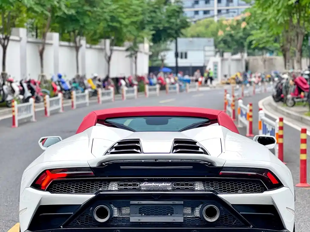 LAMBORGHINI HURACÁN