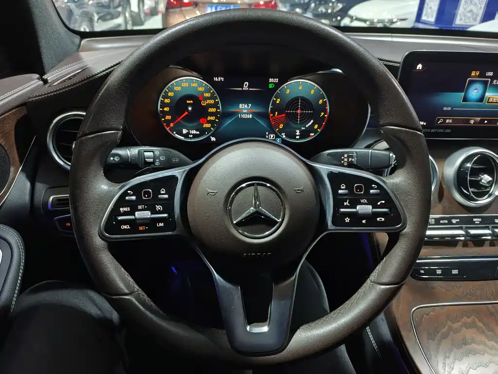 MERCEDES-BENZ GLC