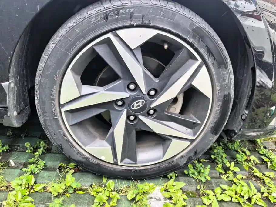 Hyundai Elantra — миниатюра 6