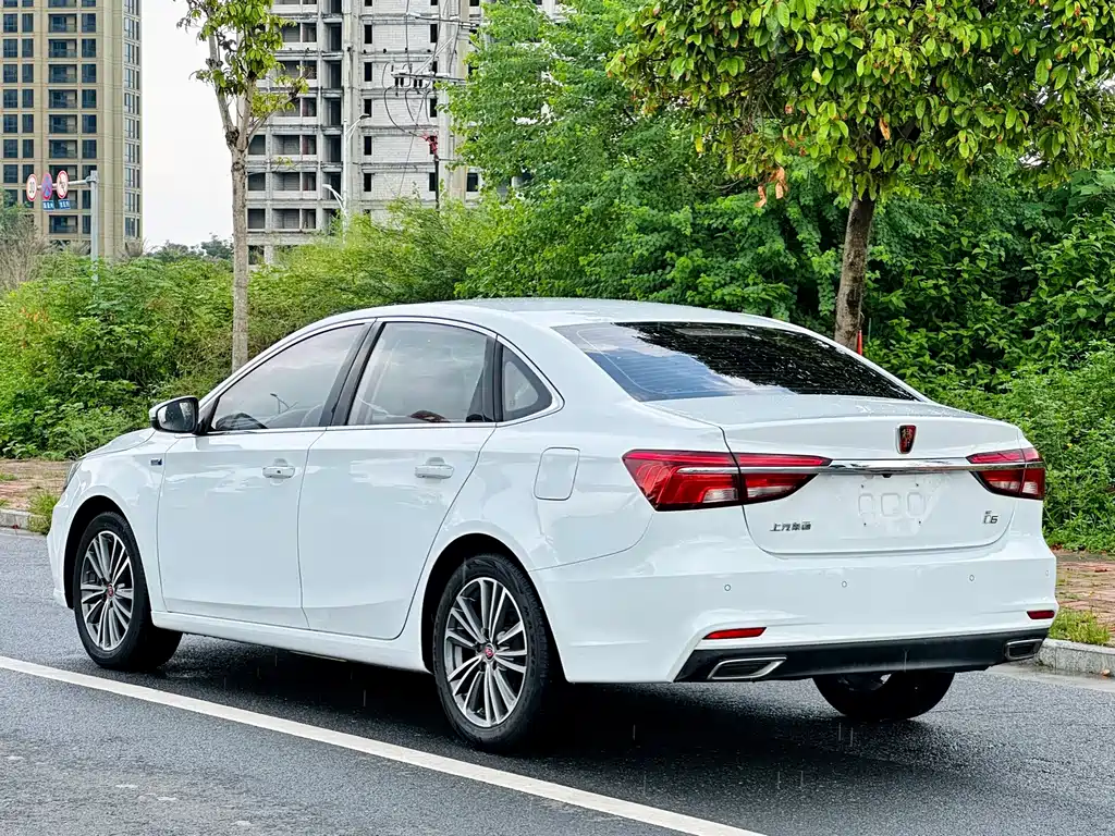 Roewe i6 Classic — миниатюра 3