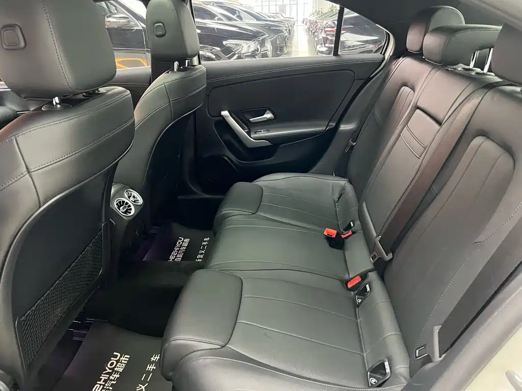 Mercedes-Benz A-Class — миниатюра 10