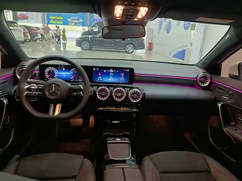 Mercedes-Benz A-Class A 2025 A 200 L Fashion