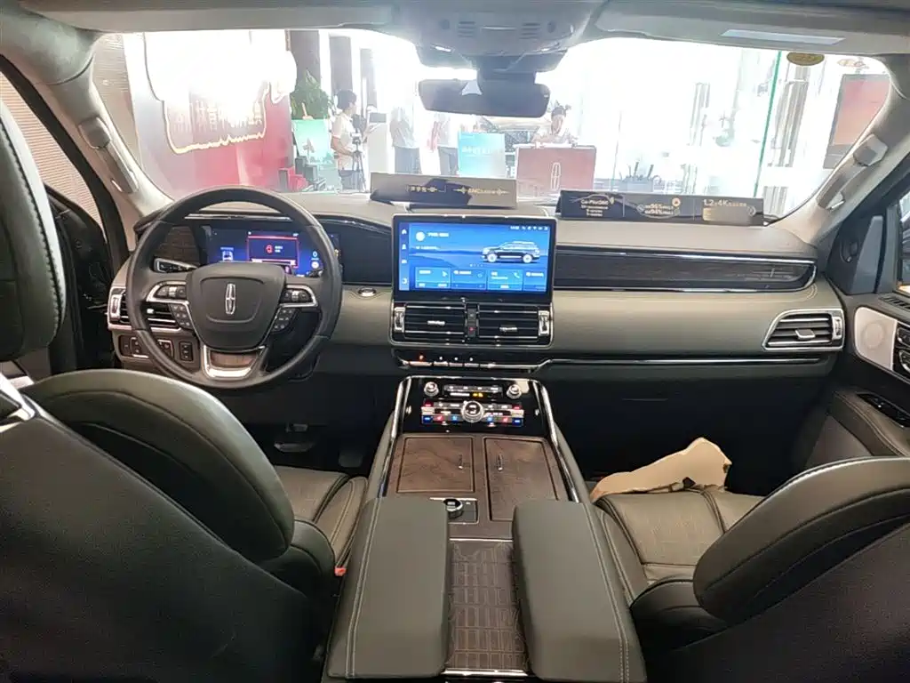 Lincoln Navigator 2024 3.5T