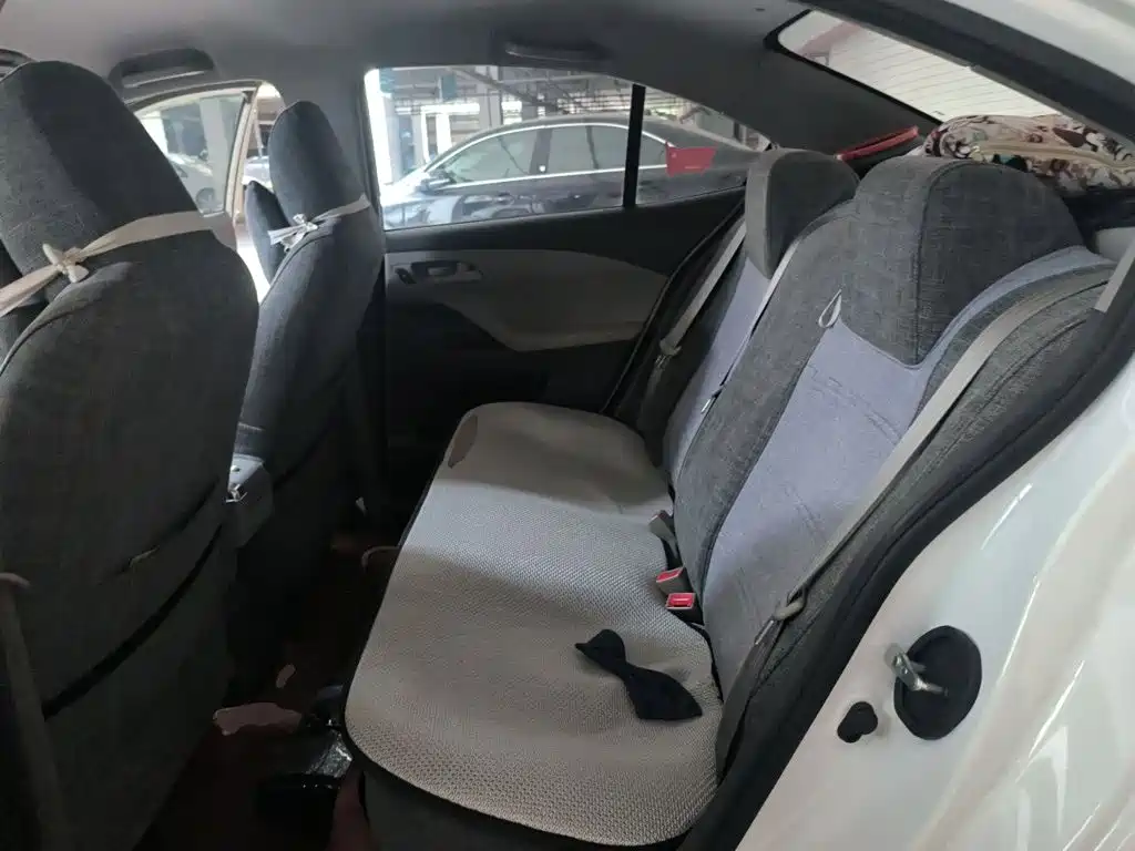 Chevrolet Sail — миниатюра 13