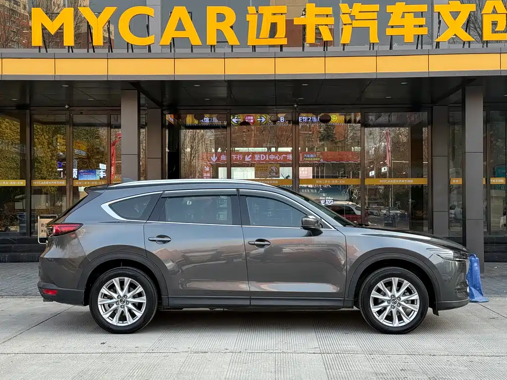 MAZDA CX 8