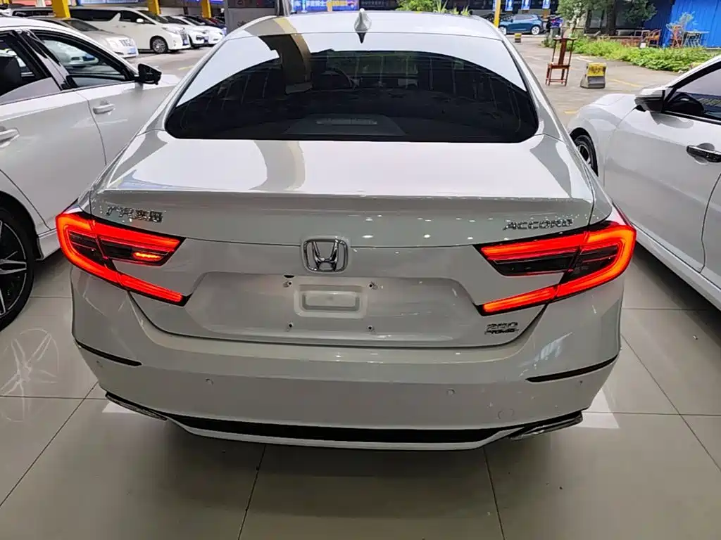 Honda Accord — миниатюра 6