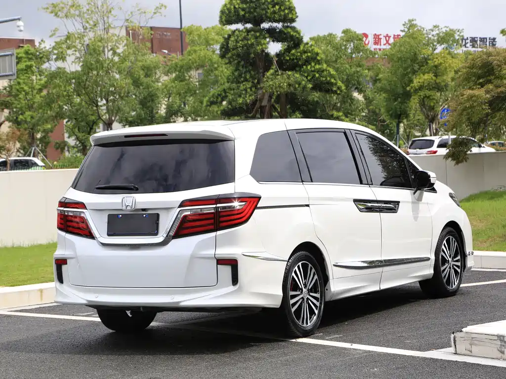 Honda Elysion — миниатюра 9