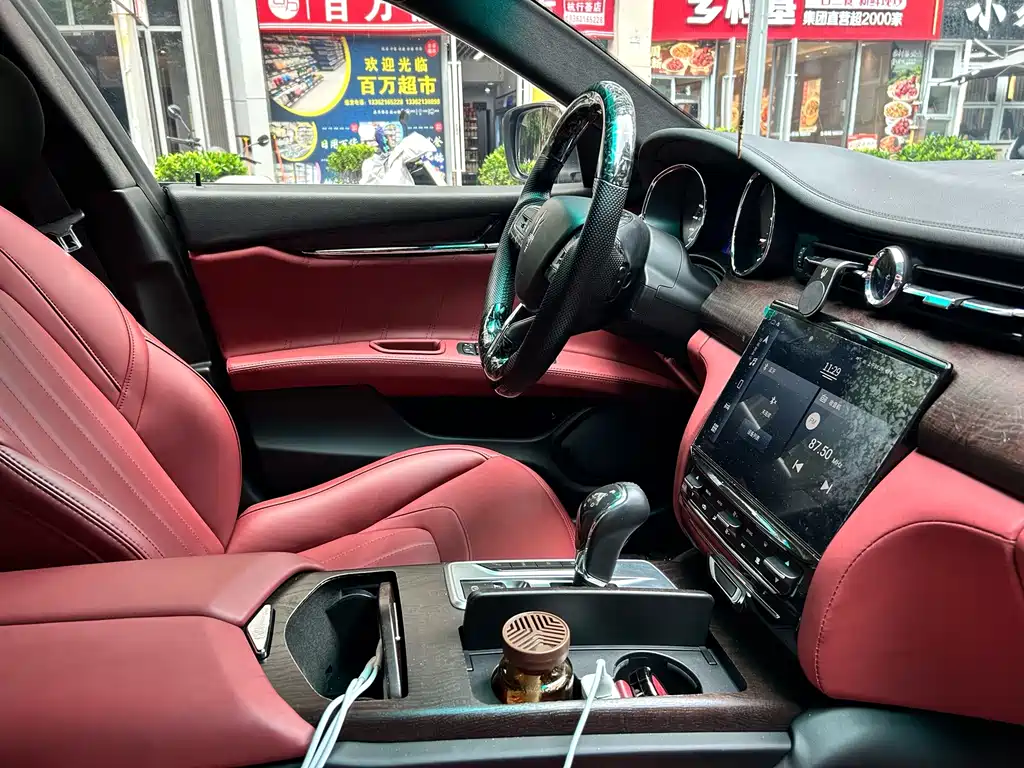 Maserati Quattroporte — миниатюра 10