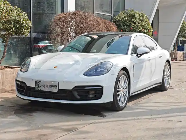 PORSCHE PANAMERA 2024