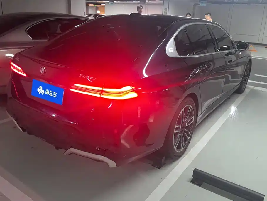 BMW 5 Series — миниатюра 3