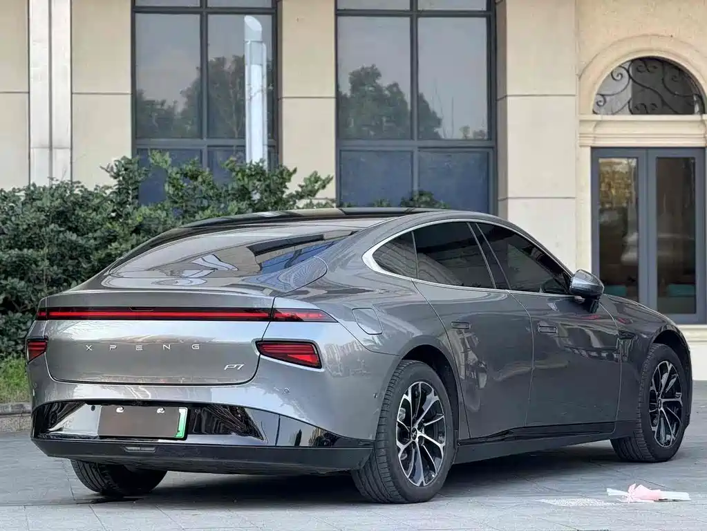 XPeng P7 — миниатюра 11