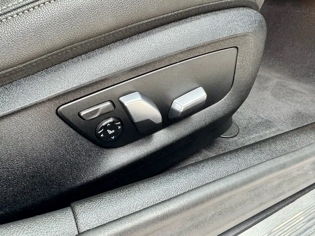 BMW 5 Series (Import) — миниатюра 16