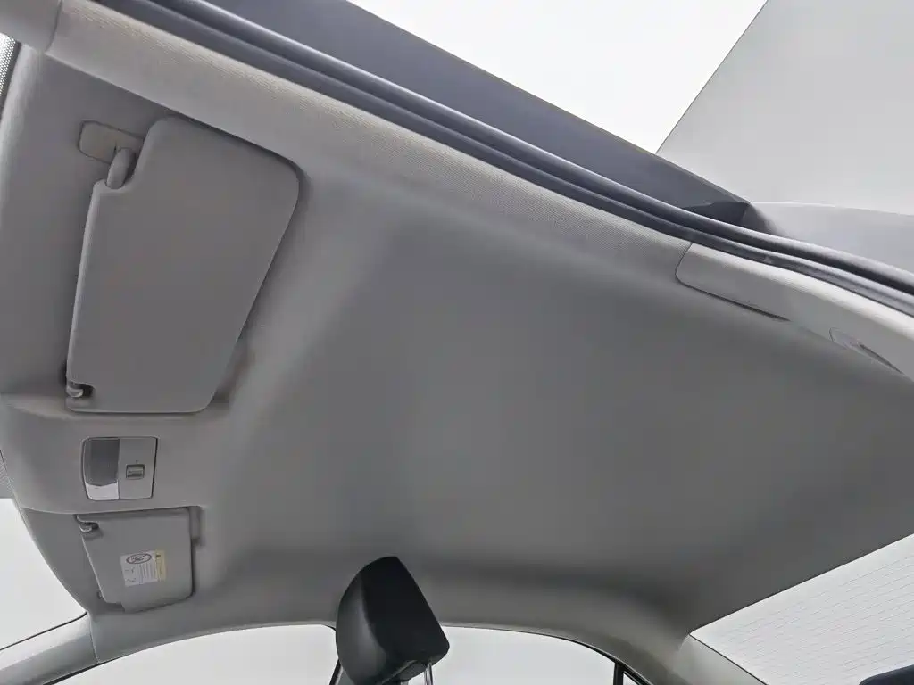 Volkswagen Santana — миниатюра 14