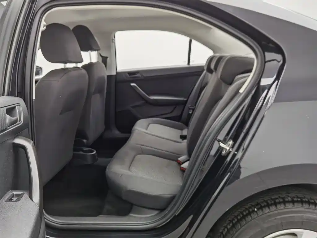 Volkswagen Santana — миниатюра 15