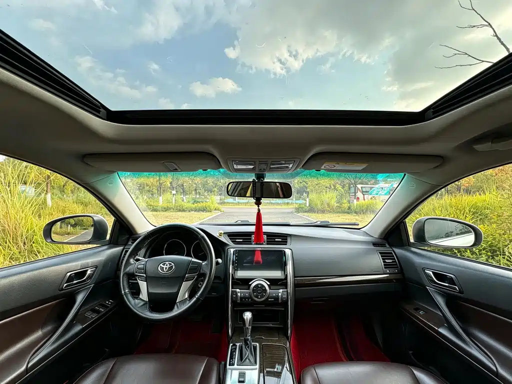 Toyota Reiz — миниатюра 6