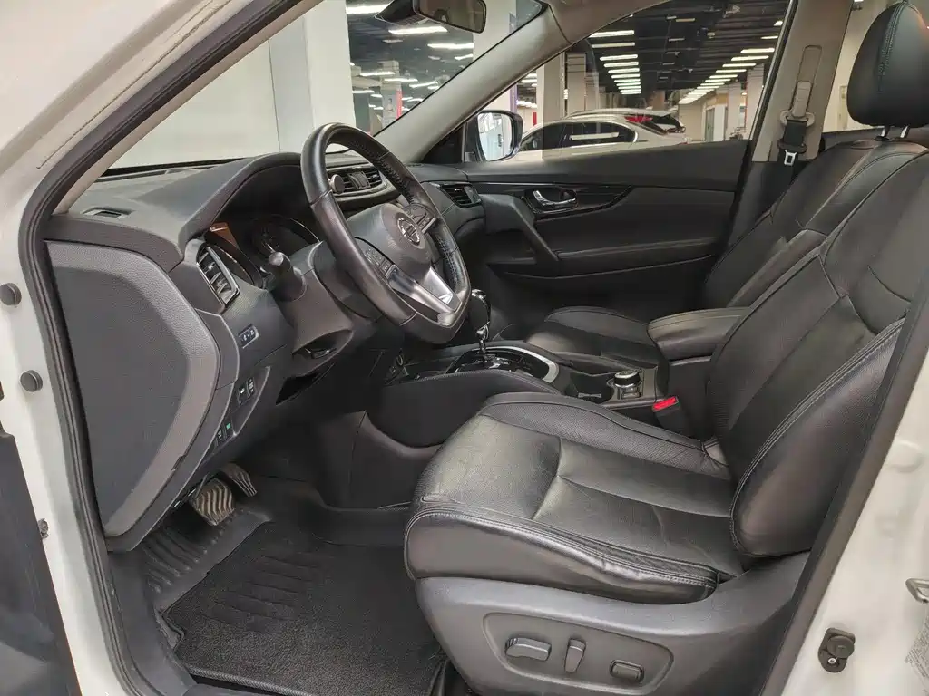 Nissan X-Trail 2017 2.5L CVT Luxury 4WD