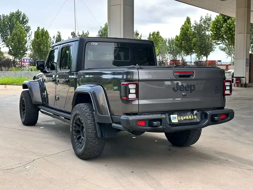 Jeep Gladiator — миниатюра 9