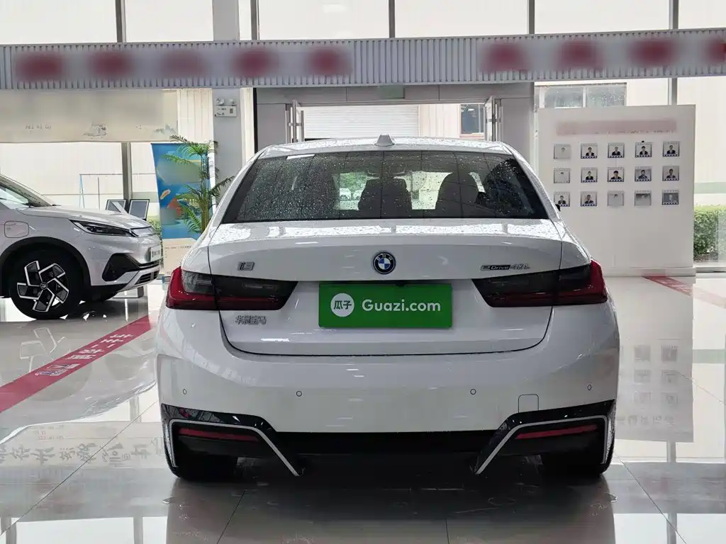 BMW i3 2025 eDrive 40 L