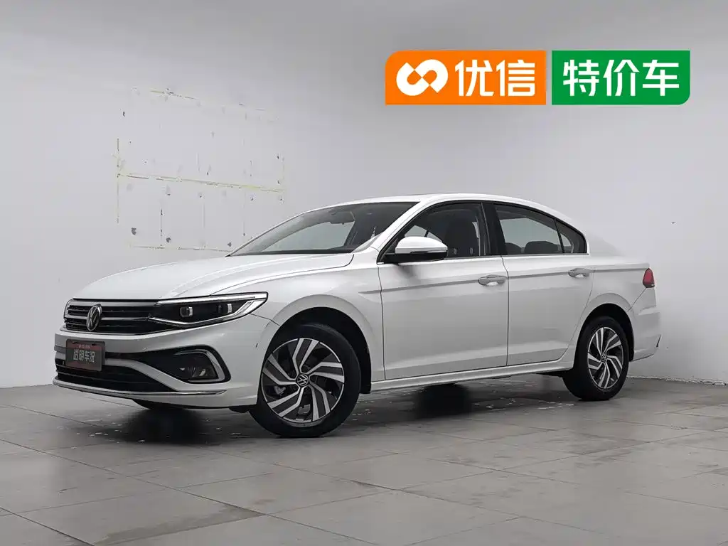 2023 Volkswagen Bora - zdjęcie 1 z 24
