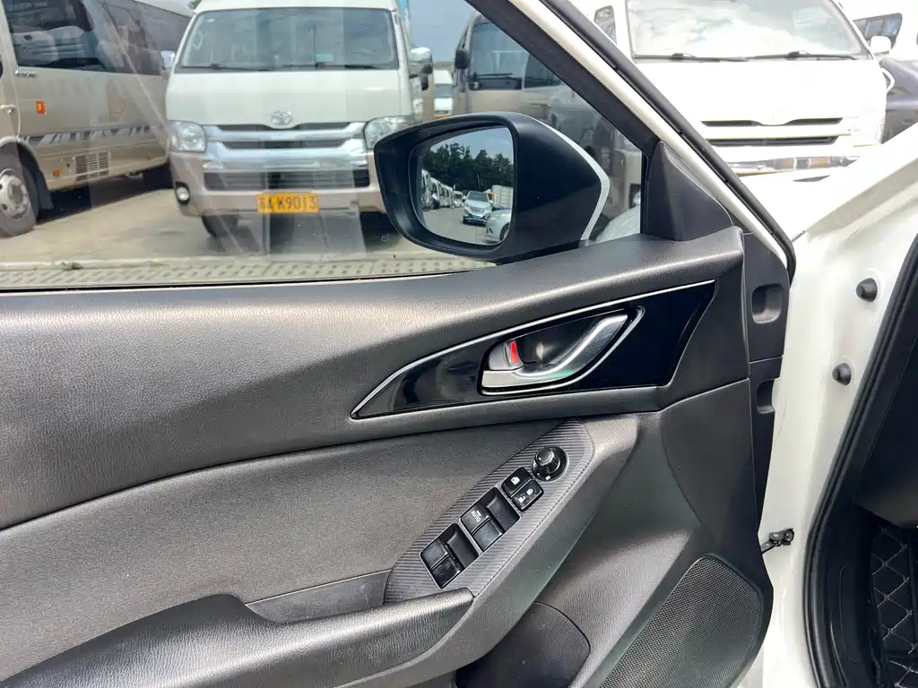 Mazda 3 Axela Sedan 1.5L Auto Luxury Type, фото 7